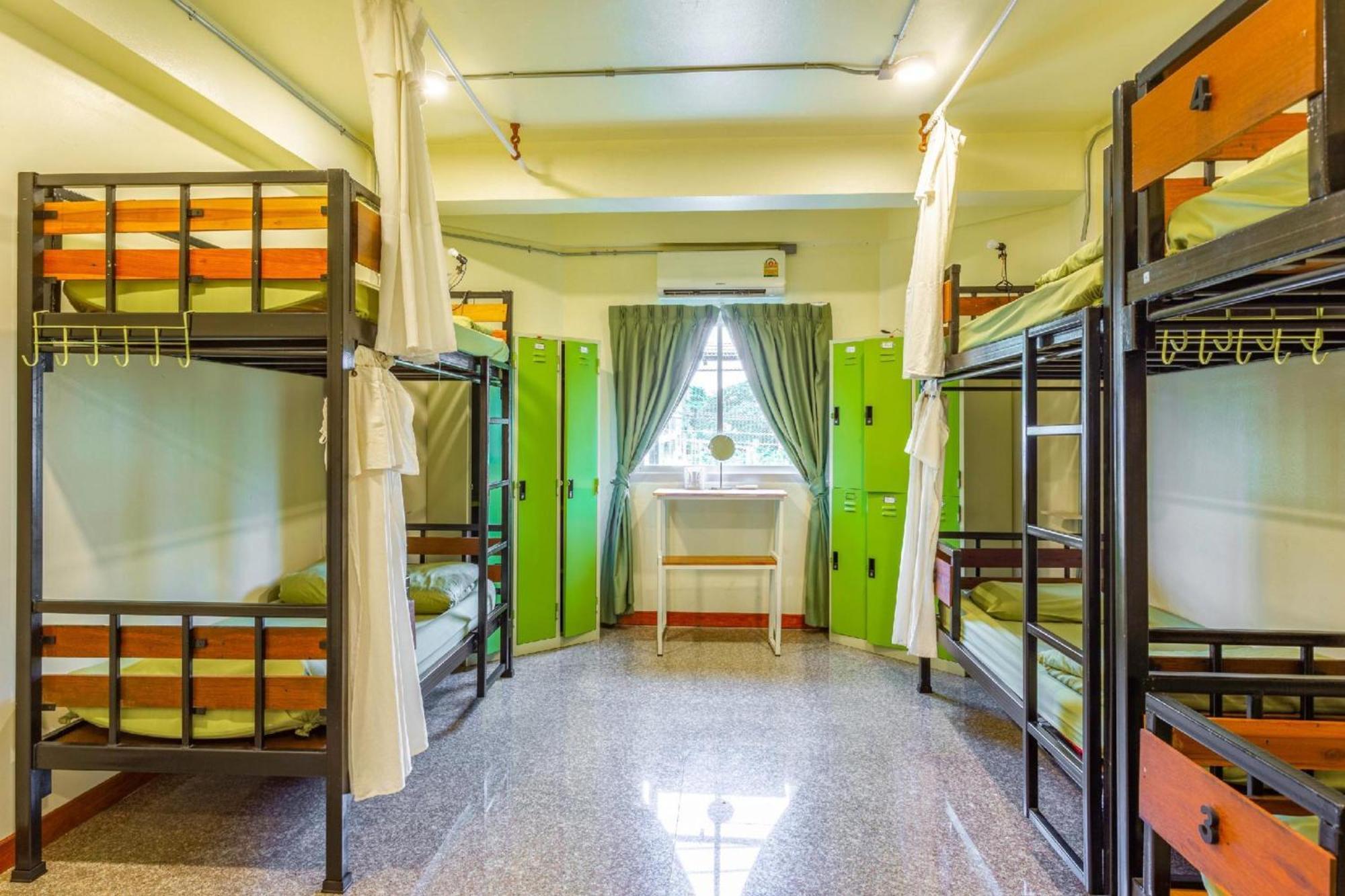 Oyo 928 Leaf Hostel Chiang Mai Exterior photo