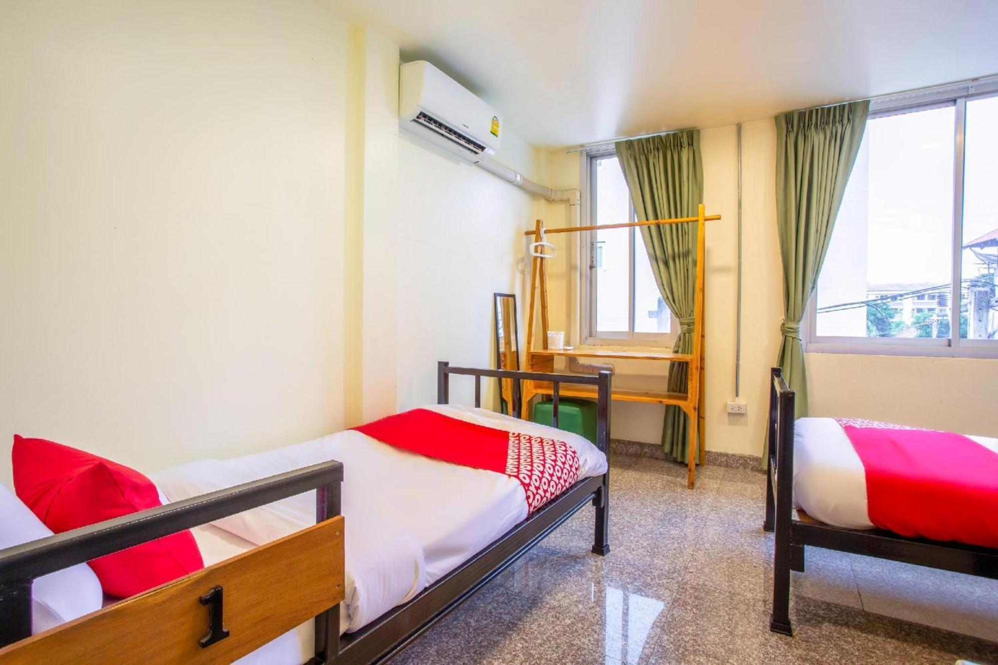 Oyo 928 Leaf Hostel Chiang Mai Exterior photo