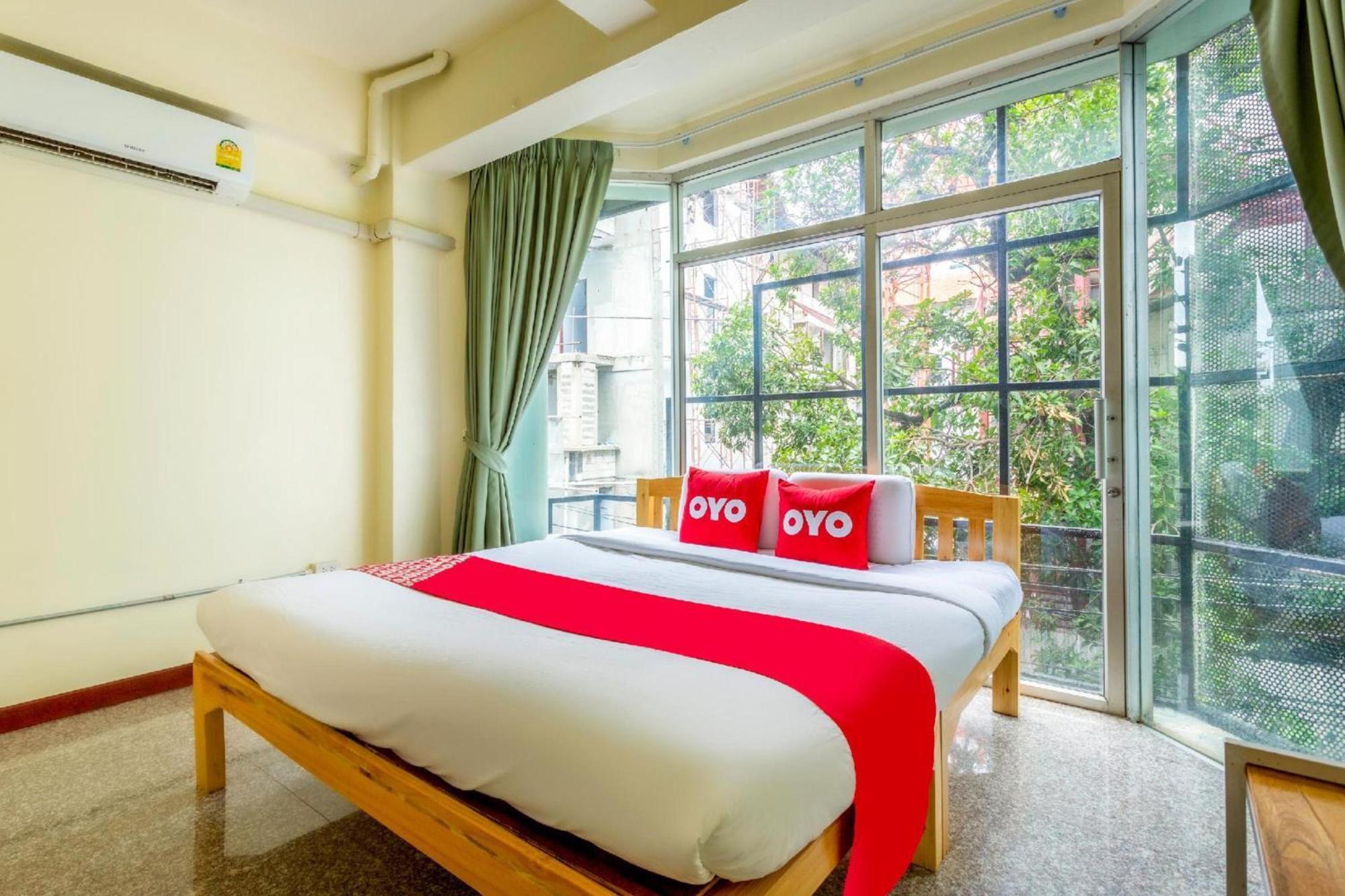 Oyo 928 Leaf Hostel Chiang Mai Exterior photo