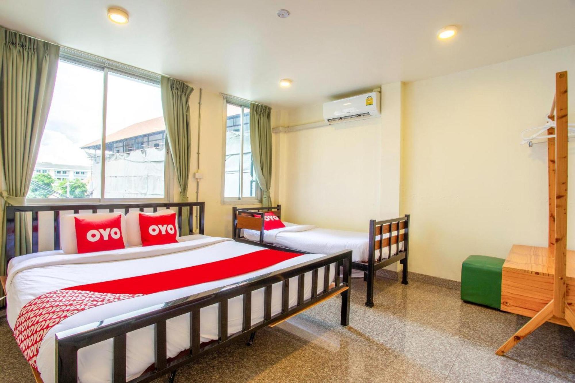 Oyo 928 Leaf Hostel Chiang Mai Exterior photo
