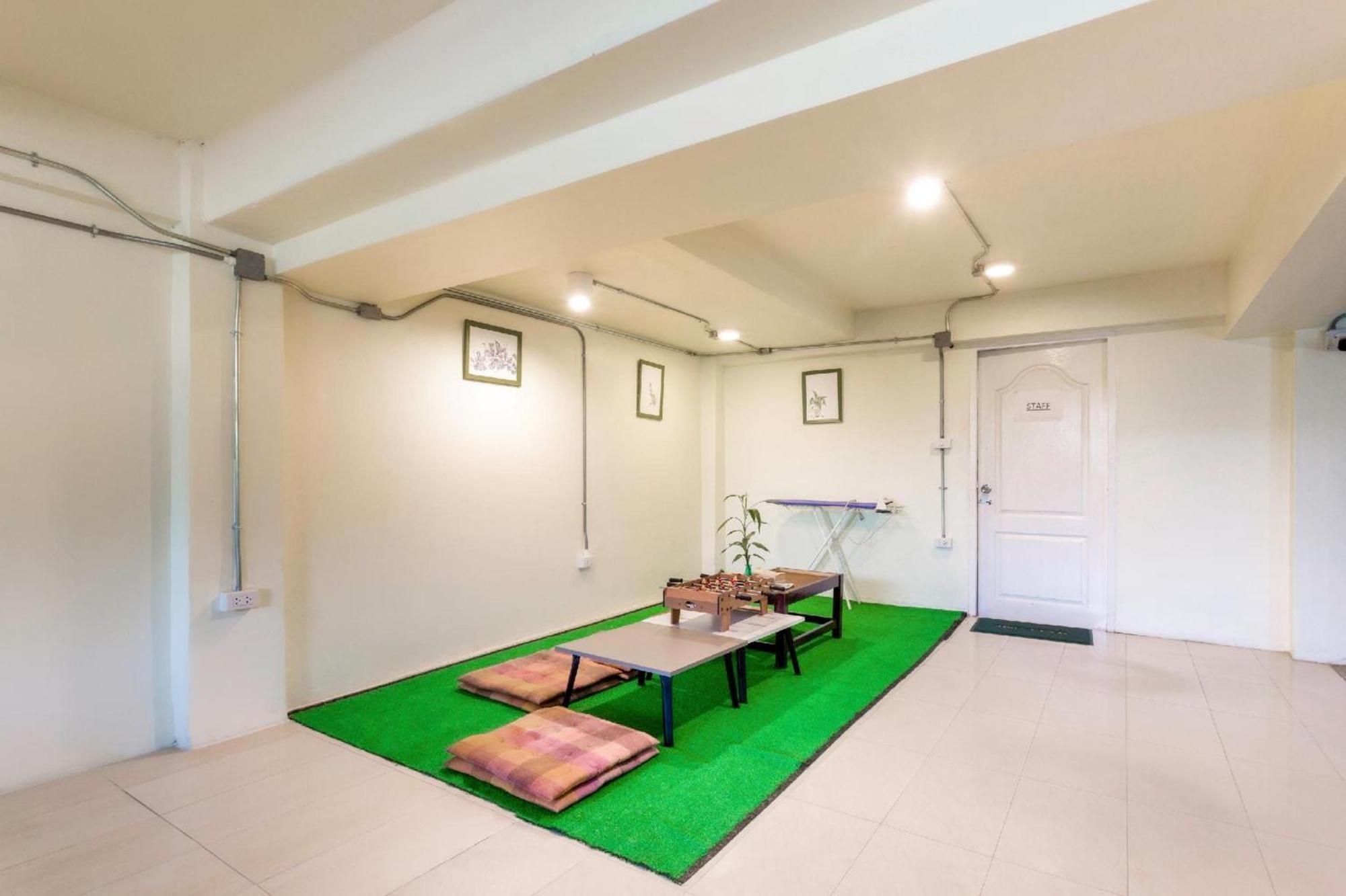 Oyo 928 Leaf Hostel Chiang Mai Exterior photo
